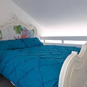 Chic In The Heart Of Marina Apartment Brighton